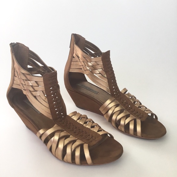 Cynthia Vincent Shoes - Cynthia Vincent wedges zips in back size 7 Brazil